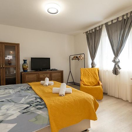 Two-Bedroom Apartment Rea In Rovinj Exterior foto